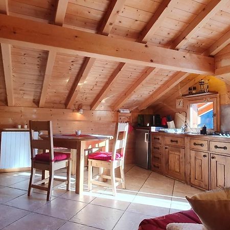 Bienvenue Dans Notre Chalet! Appartement Les Sitelles رون - ألب المظهر الخارجي الصورة